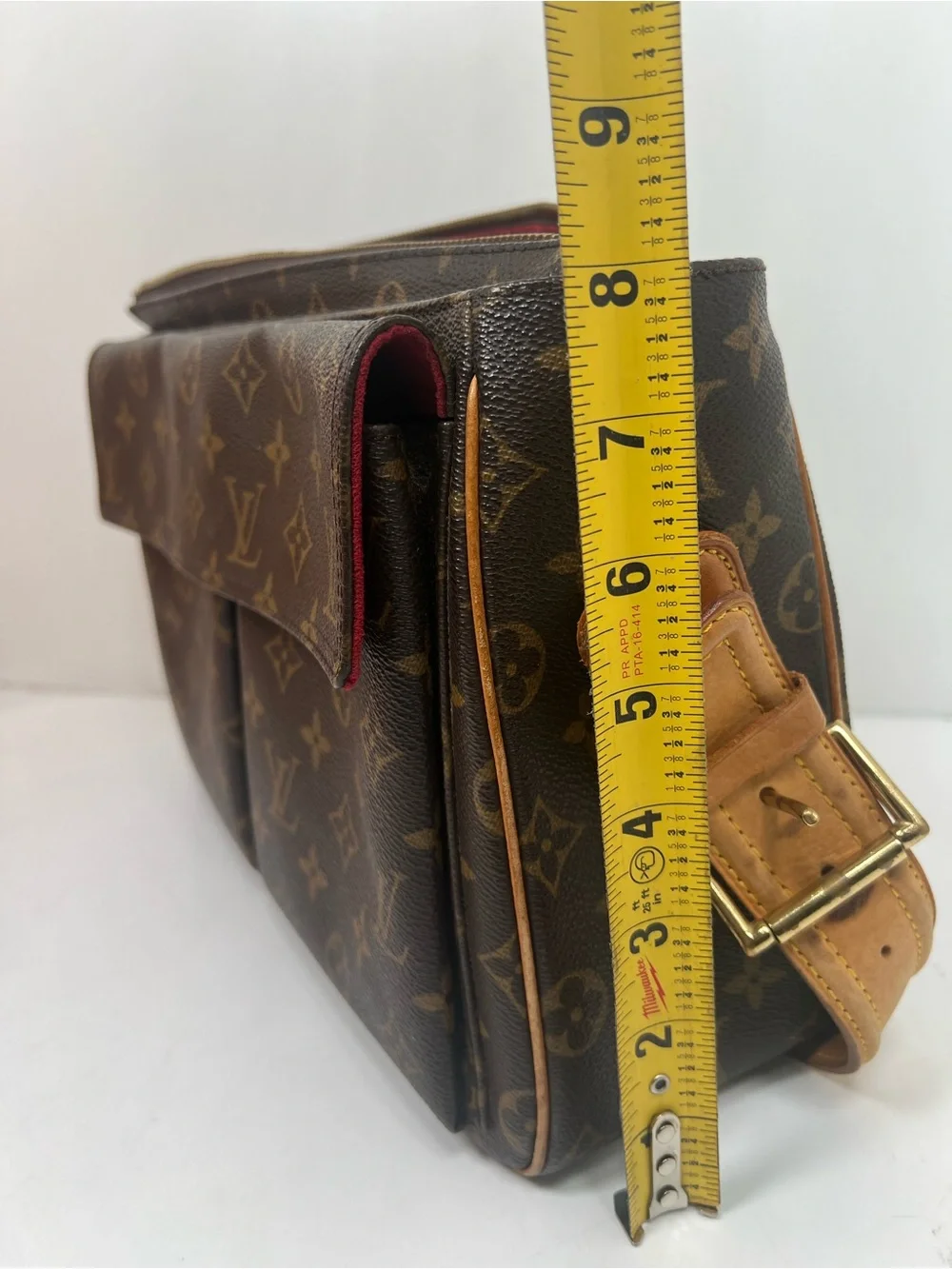 Louis Vuitton Monogram Hudson GM Shoulder Bag Brown Canvas Red Interior Auth